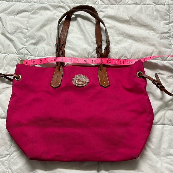 Dooney & Bourke purse tote in fuchsia - Picture 1 of 9